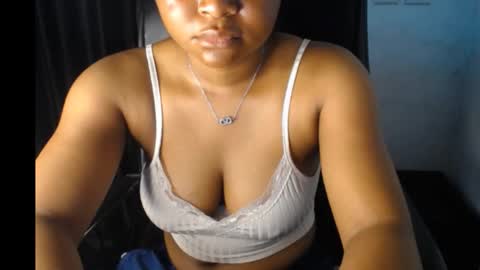 Snapshot of creamy_juicypussy chatting on November 2025 07:42:02 AM Lady jasmine online show from November 2025 07:42:02 AM