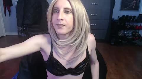 Sylvia online show from February 2025 03:42:02 AM