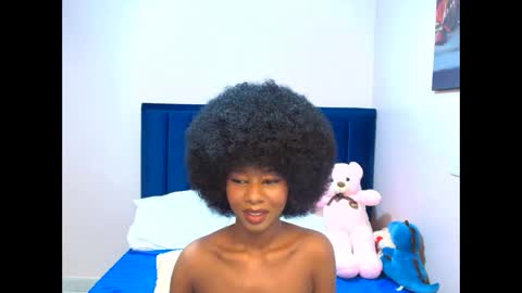 Snapshot of creamybabee chatting on March 2026 12:03:02 AM queen online show from March 2026 12:03:02 AM