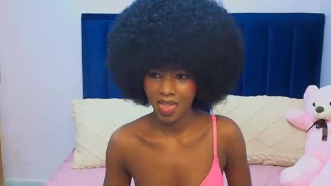 Snapshot of creamybabee chatting on March 2026 06:41:01 PM queen online show from March 2026 06:41:01 PM