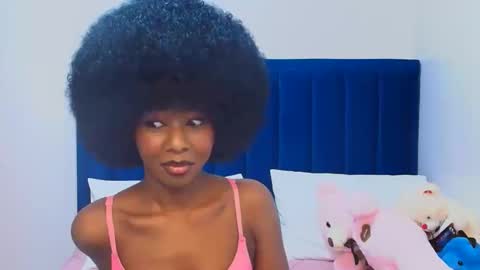 Snapshot of creamybabee chatting on April 2026 11:57:02 PM queen online show from April 2026 11:57:02 PM