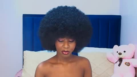 Snapshot of creamybabee chatting on April 2026 09:01:02 PM queen online show from April 2026 09:01:02 PM