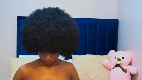 Snapshot of creamybabee chatting on April 2026 07:08:02 PM queen online show from April 2026 07:08:02 PM