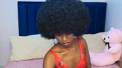 Snapshot of creamybabee chatting on April 2026 05:47:01 PM queen online show from April 2026 05:47:01 PM