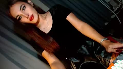 Snapshot of creamycum_celinexxx chatting on January 2025 10:22:01 PM Celine online show from January 2025 10:22:01 PM