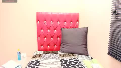 Snapshot of creamyindian4u chatting on April 2026 05:43:02 AM creamyindian4u online show from April 2026 05:43:02 AM