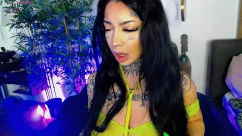 Sophie online show from February 2026 06:12:01 AM