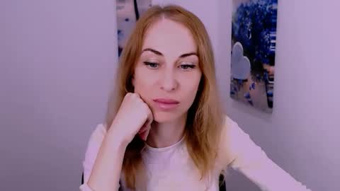 Lera online show from September 2025 01:23:02 PM