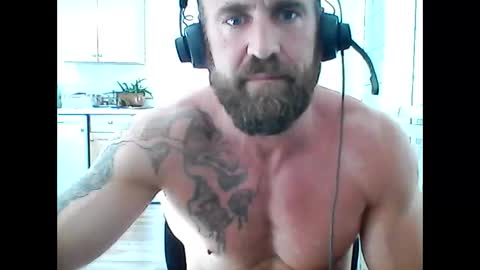 Snapshot of creatureofbeauty chatting on April 2026 05:17:02 PM creatureofbeauty online show from April 2026 05:17:02 PM
