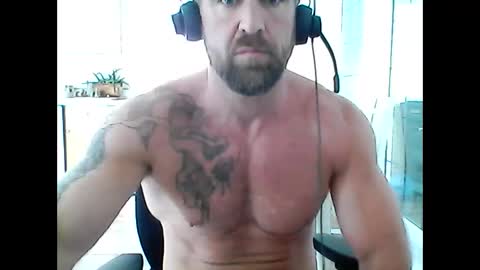 Snapshot of creatureofbeauty chatting on April 2026 07:20:01 PM creatureofbeauty online show from April 2026 07:20:01 PM