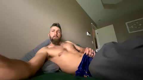 Snapshot of creeksidecouple chatting on April 2026 02:33:01 PM Creeksidecouple online show from April 2026 02:33:01 PM