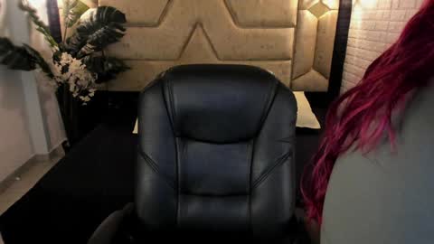 Snapshot of crimson_tati chatting on April 2026 04:46:02 AM Tatiana online show from April 2026 04:46:02 AM