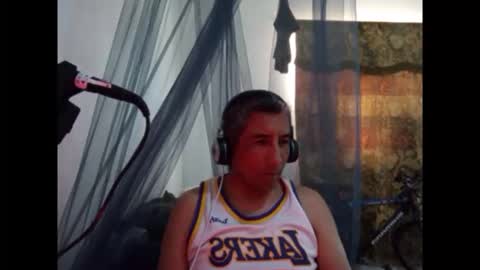 Snapshot of cris86674863 chatting on April 2026 05:10:02 PM Celvaryen online show from April 2026 05:10:02 PM