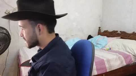 Snapshot of cris_simons chatting on January 2025 03:53:01 AM cris_simons online show from January 2025 03:53:01 AM