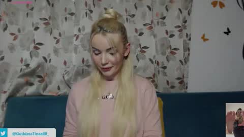 cris_tinne online show from September 2025 05:07:01 PM