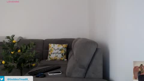 Snapshot of cris_tinne chatting on April 2026 03:28:01 PM cris_tinne online show from April 2026 03:28:01 PM
