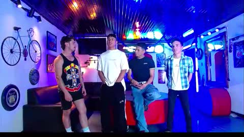 Snapshot of crismens chatting on January 2026 08:11:02 PM crismens online show from January 2026 08:11:02 PM