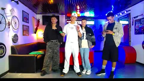 Snapshot of crismens chatting on January 2026 01:05:02 PM crismens online show from January 2026 01:05:02 PM