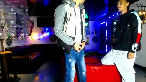 Snapshot of crismens chatting on April 2026 07:22:02 PM crismens online show from April 2026 07:22:02 PM