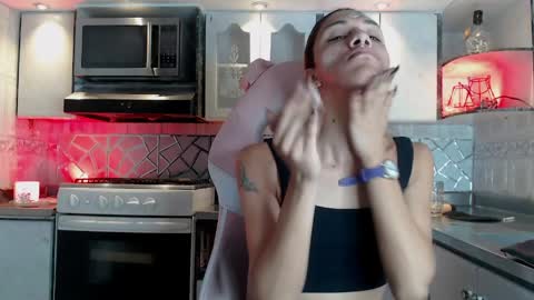 Cristina Onazis online show from March 2026 06:02:02 PM