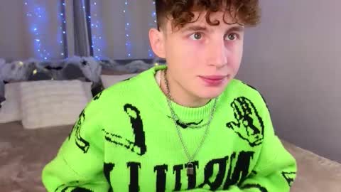 Snapshot of crisp1n chatting on October 2025 03:07:01 PM Chris online show from October 2025 03:07:01 PM