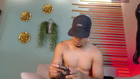 Snapshot of criss_hardcock_ chatting on May 2026 01:10:02 PM criss_hardcock_ online show from May 2026 01:10:02 PM