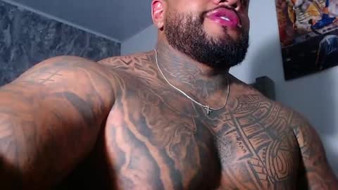 criss_zanders202 online show from May 2026 10:49:01 PM