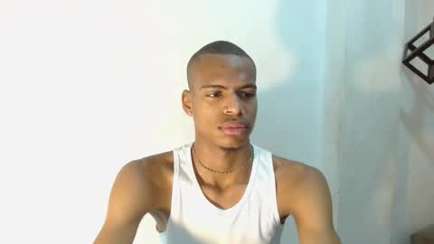 criss_zuri online show from October 2025 11:30:01 AM