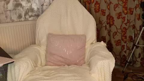 Snapshot of crissy_love chatting on May 2026 05:07:01 PM crissy_love online show from May 2026 05:07:01 PM