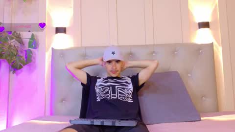 Snapshot of cristal_antoni chatting on February 2026 07:43:02 AM cristal_antoni online show from February 2026 07:43:02 AM