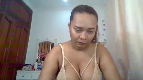 Snapshot of cristal_blanco chatting on February 2025 06:40:01 AM cristal online show from February 2025 06:40:01 AM