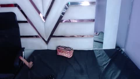 Cristal online show from September 2025 04:03:01 AM