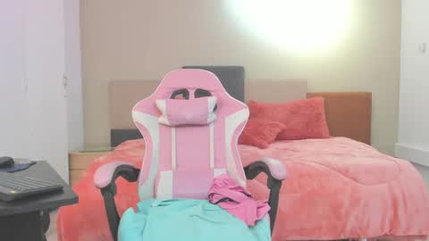 Cristal online show from January 2025 09:06:02 AM