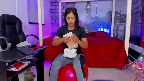 Snapshot of cristal_crossfit chatting on June 2026 10:38:02 AM Cristal online show from June 2026 10:38:02 AM