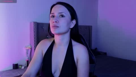  Alejandra from Wednesday to Saturday from 1000 pm to 400 am Colombian hour online show from November 2025 07:22:01 AM