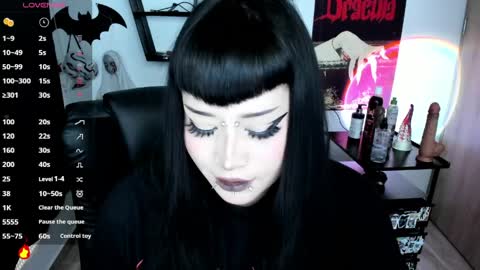 Snapshot of cristal_kosh chatting on April 2026 09:27:01 PM Cris online show from April 2026 09:27:01 PM