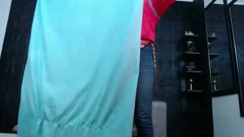 Snapshot of cristal_smith06 chatting on December 2024 06:21:01 AM Hanna online show from December 2024 06:21:01 AM