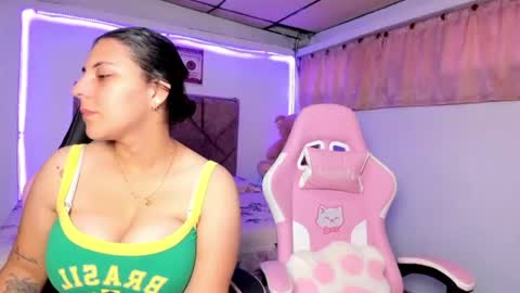 cristal_smith20 online show from June 2026 11:54:02 AM