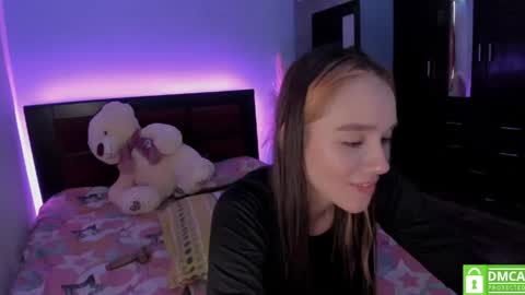 Snapshot of cristal_t2 chatting on April 2026 03:38:01 PM cristal_t2 online show from April 2026 03:38:01 PM