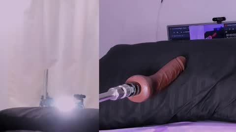 Snapshot of cristal_thompson_ chatting on February 2025 12:57:01 AM cristal_thompson_ online show from February 2025 12:57:01 AM