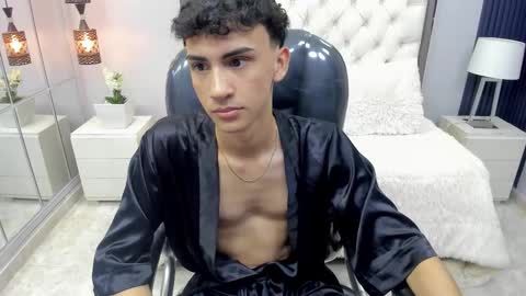 ANGEL  online show from October 2025 05:23:02 PM