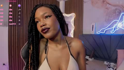 Snapshot of cristalbroke_tay chatting on May 2026 07:56:01 PM Crystalbroke online show from May 2026 07:56:01 PM