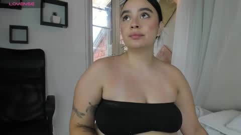 Cristal Cute  online show from December 2024 11:39:01 AM