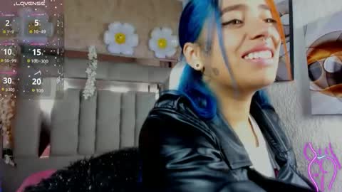   online show from November 2025 10:03:02 PM