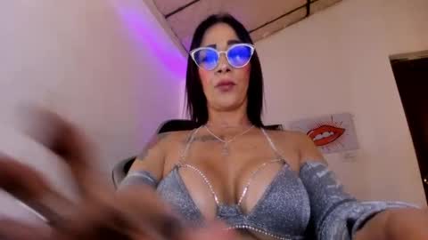Snapshot of cristallmiller_ chatting on April 2026 04:29:01 PM cristal miller online show from April 2026 04:29:01 PM