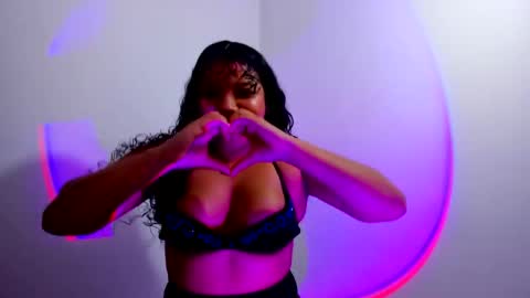 cristal online show from October 2025 04:22:02 AM