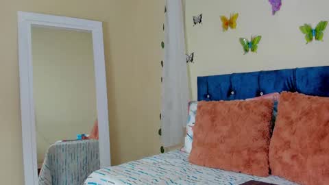 Snapshot of cristalwalker__ chatting on January 2025 04:06:01 PM cristal walker online show from January 2025 04:06:01 PM