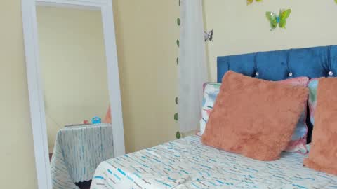 Snapshot of cristalwalker__ chatting on February 2025 03:47:01 PM cristal walker online show from February 2025 03:47:01 PM