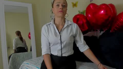 Snapshot of cristalwalker__ chatting on March 2025 11:11:01 AM cristal walker online show from March 2025 11:11:01 AM