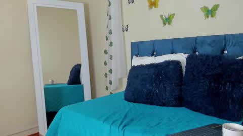 Snapshot of cristalwalker__ chatting on March 2025 12:39:02 PM cristal walker online show from March 2025 12:39:02 PM